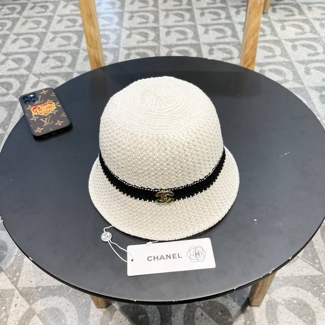 Chanel香奈儿草帽女夏季沙滩帽户外防紫外线透气镂空编织渔夫帽宽檐显脸小帽子